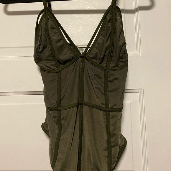 ❗️SOLD❗️FASHION NOVA THONG BODYSUIT NWOT - Picture 6 of 6